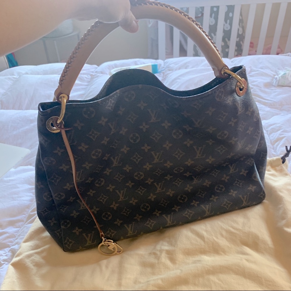 LV Artsy MM
